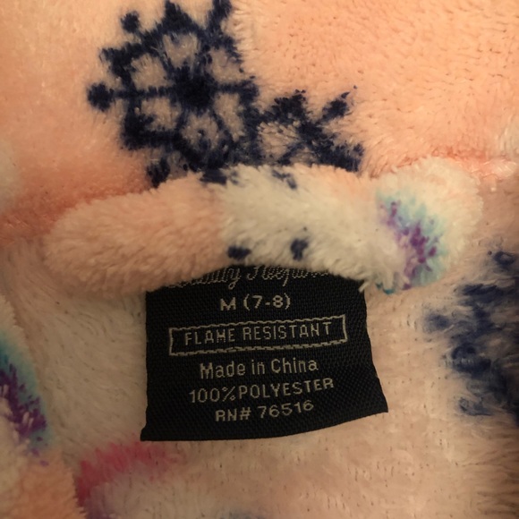 Little Girls Bath Robe!! 🍒 - Picture 3 of 3